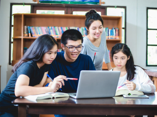 Chi phí học tập và sinh hoạt