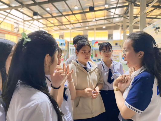 Dịch vụ tư vấn và hỗ trợ học viên tận tâm